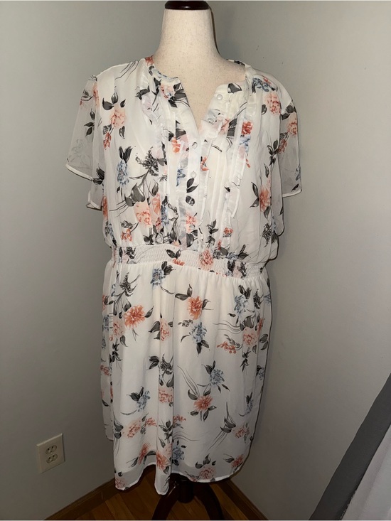 torrid Dresses & Skirts - torrid White Floral Ruffle-Front Mini Dress
